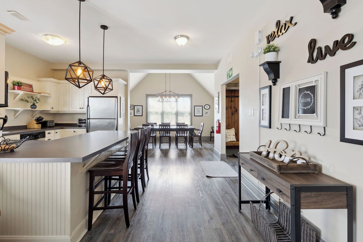 Comfort Townhome, 3 Bedrooms (227 Snowbridge - No Pets Allowed) | Private kitchen