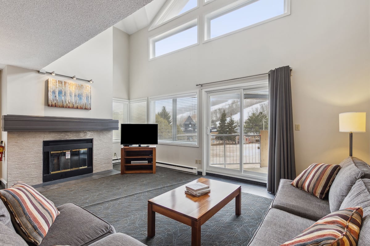 Deluxe Chalet, 2 Bedrooms (216 Cachet Crossing - No Pets Allowed) | Living area | 50-inch LED TV with digital channels, TV