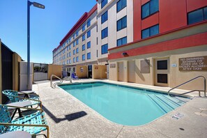 Outdoor pool - Fairfield Inn & Suites by Marriott Las Vegas Airport South (Las Vegas)