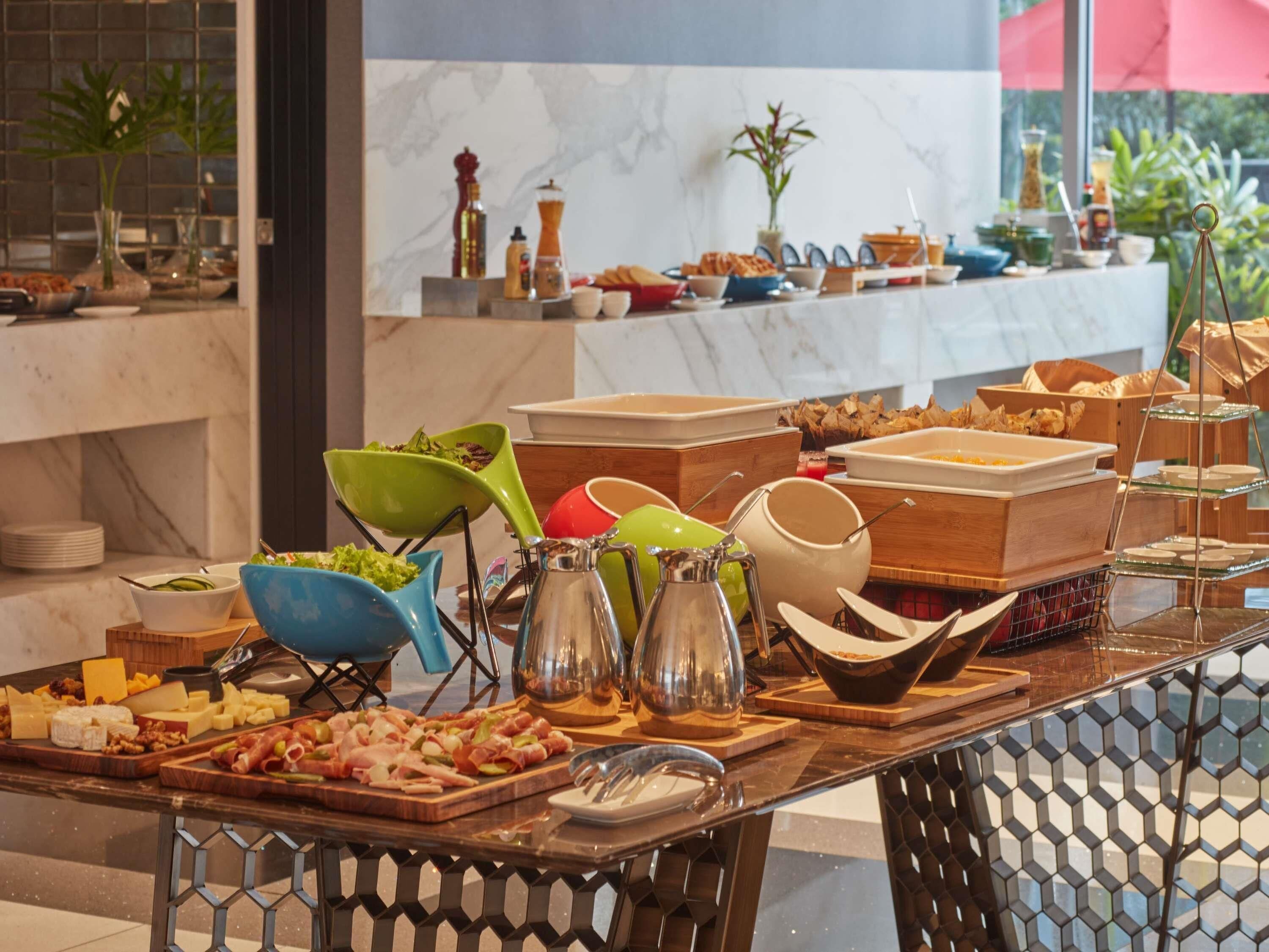 Daily buffet breakfast for a fee