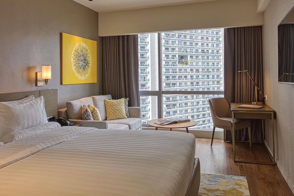 Quarto standard, 1 cama King, vista para a cidade | 1 quarto, roupas de cama antialérgicas, cofres nos quartos, escrivaninha