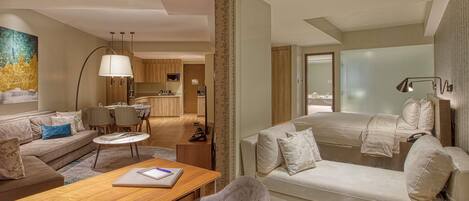 Superior Suite, 1 King Bed, Bathtub | Hypo-allergenic bedding, in-room safe, desk, blackout drapes