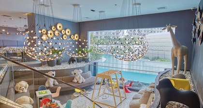 Novotel Suites Manila at Acqua