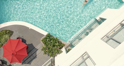 Novotel Suites Manila at Acqua