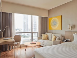 Standard Room, 1 King Bed , River View | 1 bedroom, hypo-allergenic bedding, in-room safe, desk