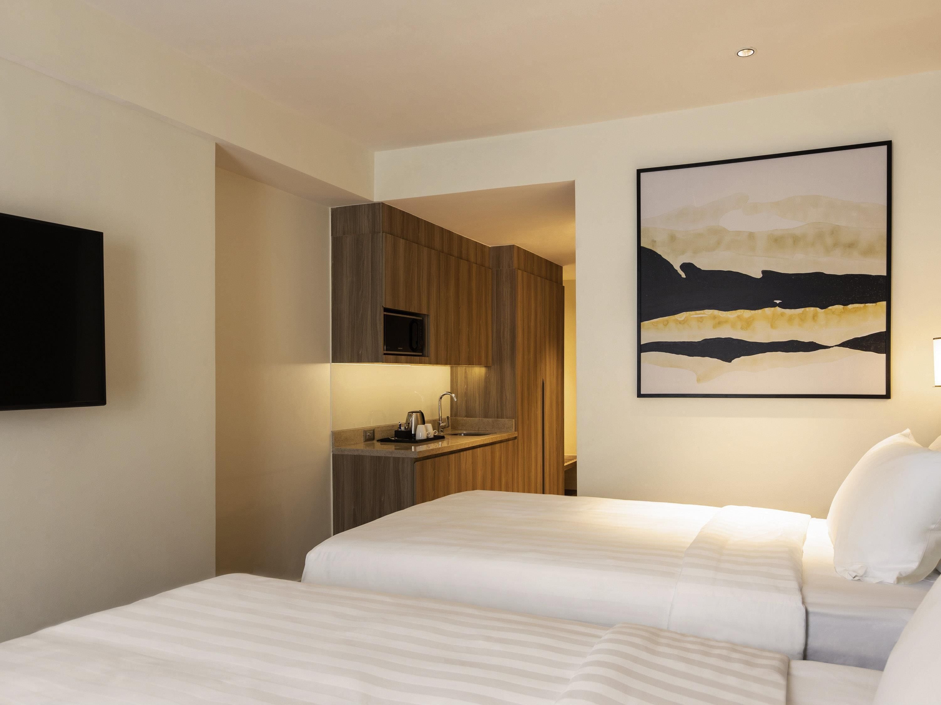 Standard Twin Room, 2 Katil Bujang (Single), City View | Peralatan tempat tidur hipoalergenik, peti besi dalam bilik, meja 