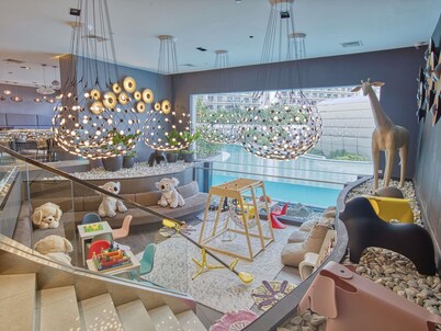 Novotel Suites Manila at Acqua