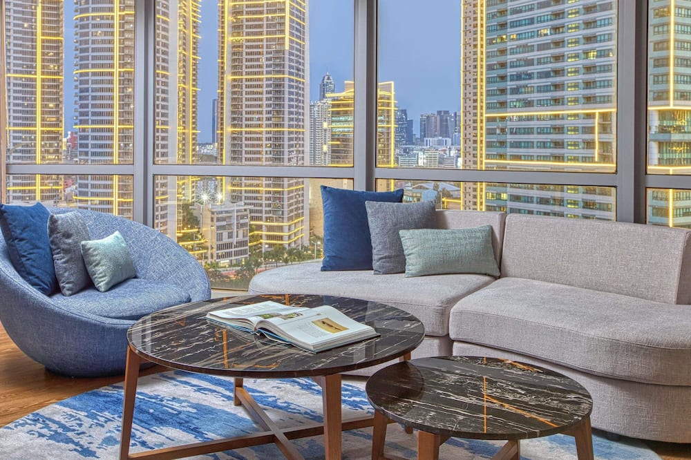 Novotel Suites Manila at Acqua