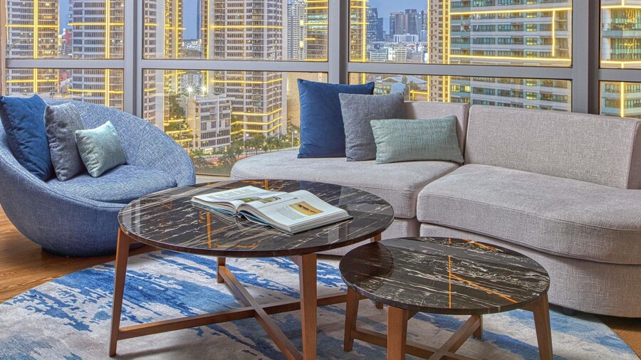 Novotel Suites Manila at Acqua