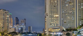 Novotel Suites Manila at Acqua