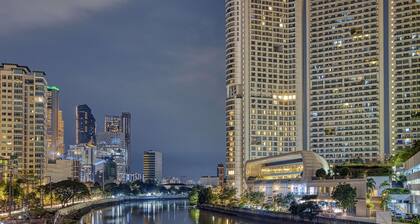 Novotel Suites Manila at Acqua
