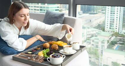 Novotel Suites Manila at Acqua