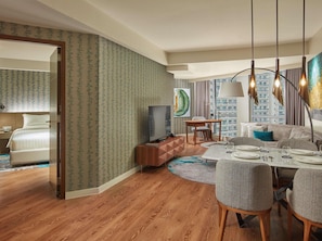 Superior Suite, 1 King Bed, Bathtub | 1 bedroom, hypo-allergenic bedding, in-room safe, desk