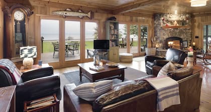 Charming Vintage 1950's Cottage