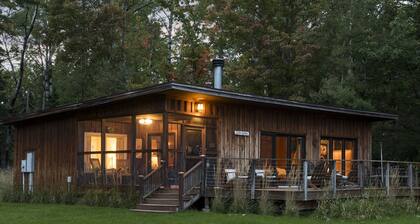 Charming Vintage 1950's Cottage