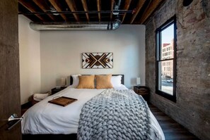 2 chambres, bureau, fer et planche à repasser, accès au Wi-Fi (inclus)