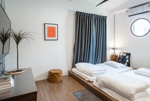 In-room safe, desk, free WiFi, bed sheets