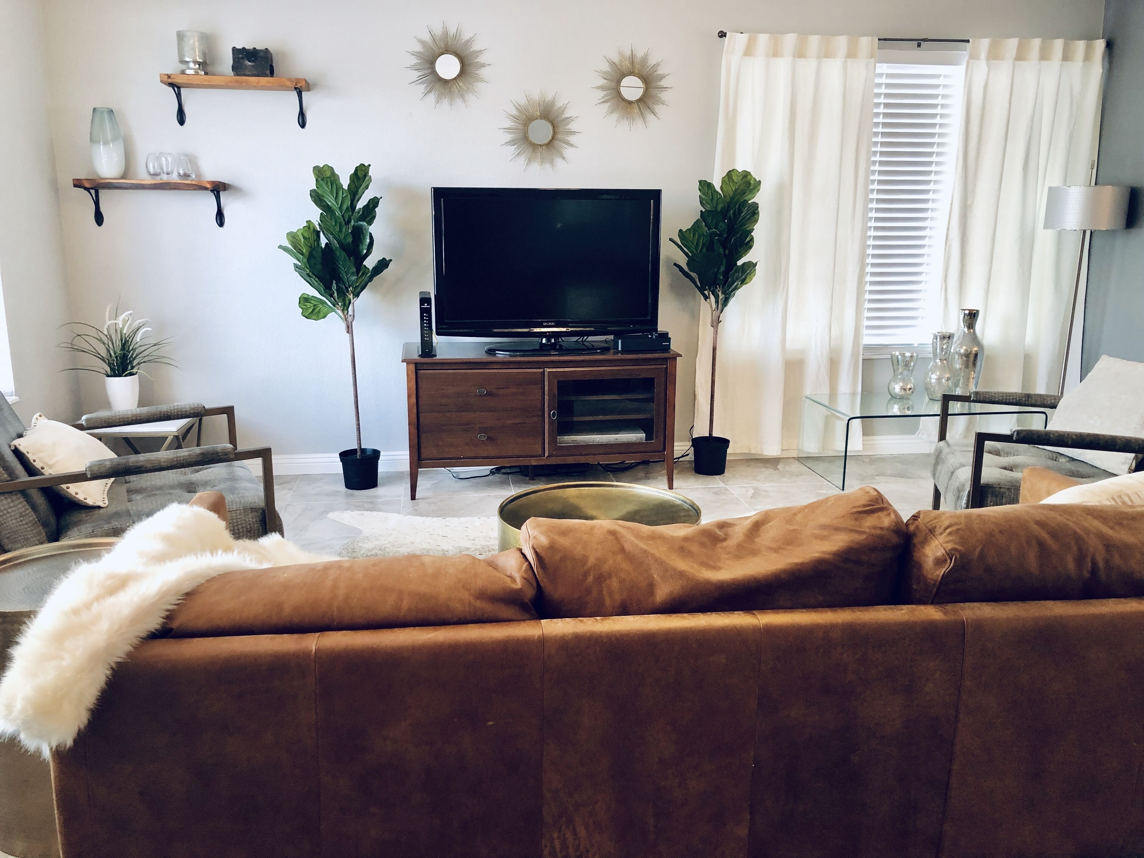 2 BR, Pool, by Strip