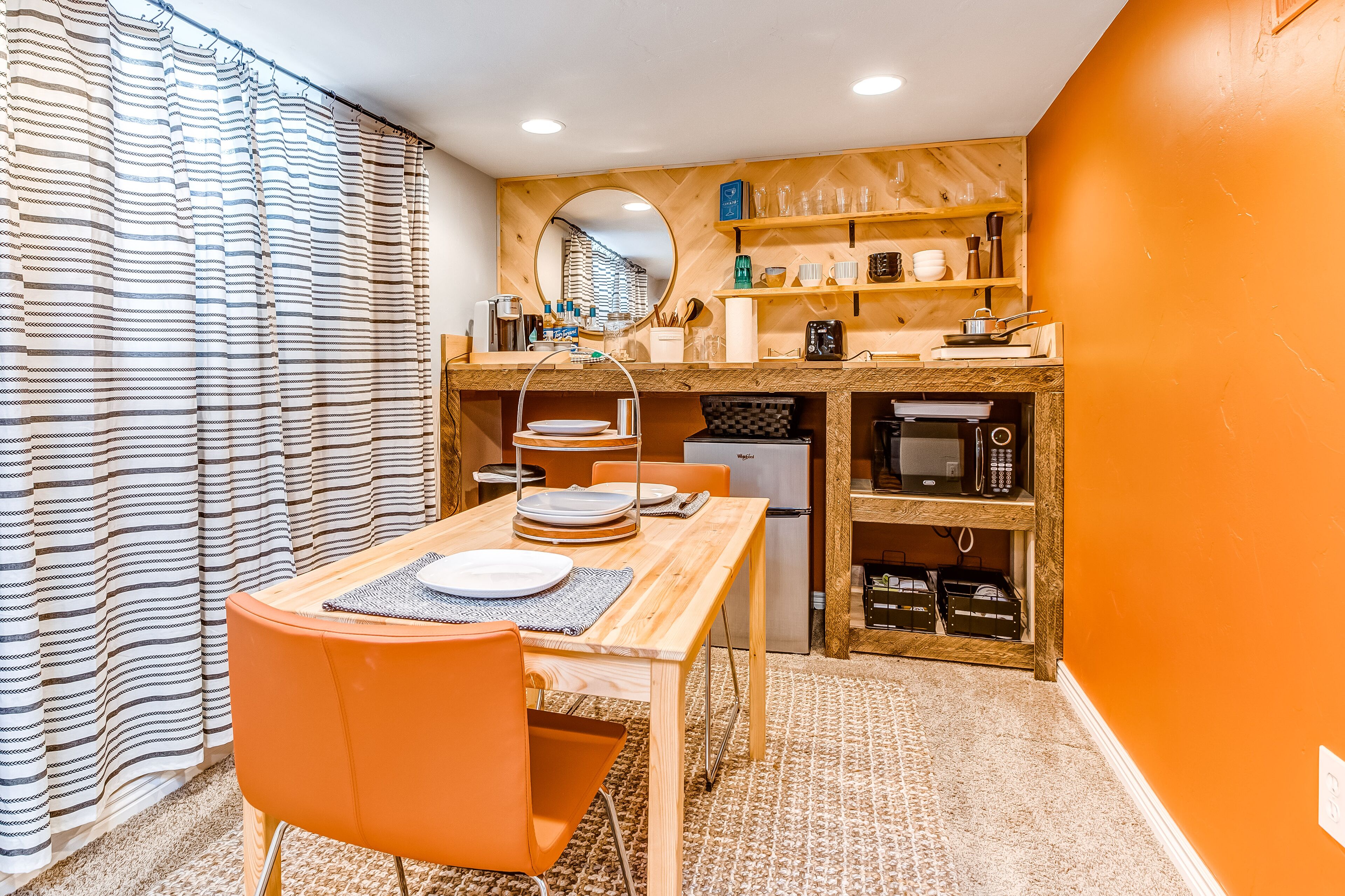 Newly Renovated Vacation Home w/Shared Hot Tub/Central AC/Private W/D