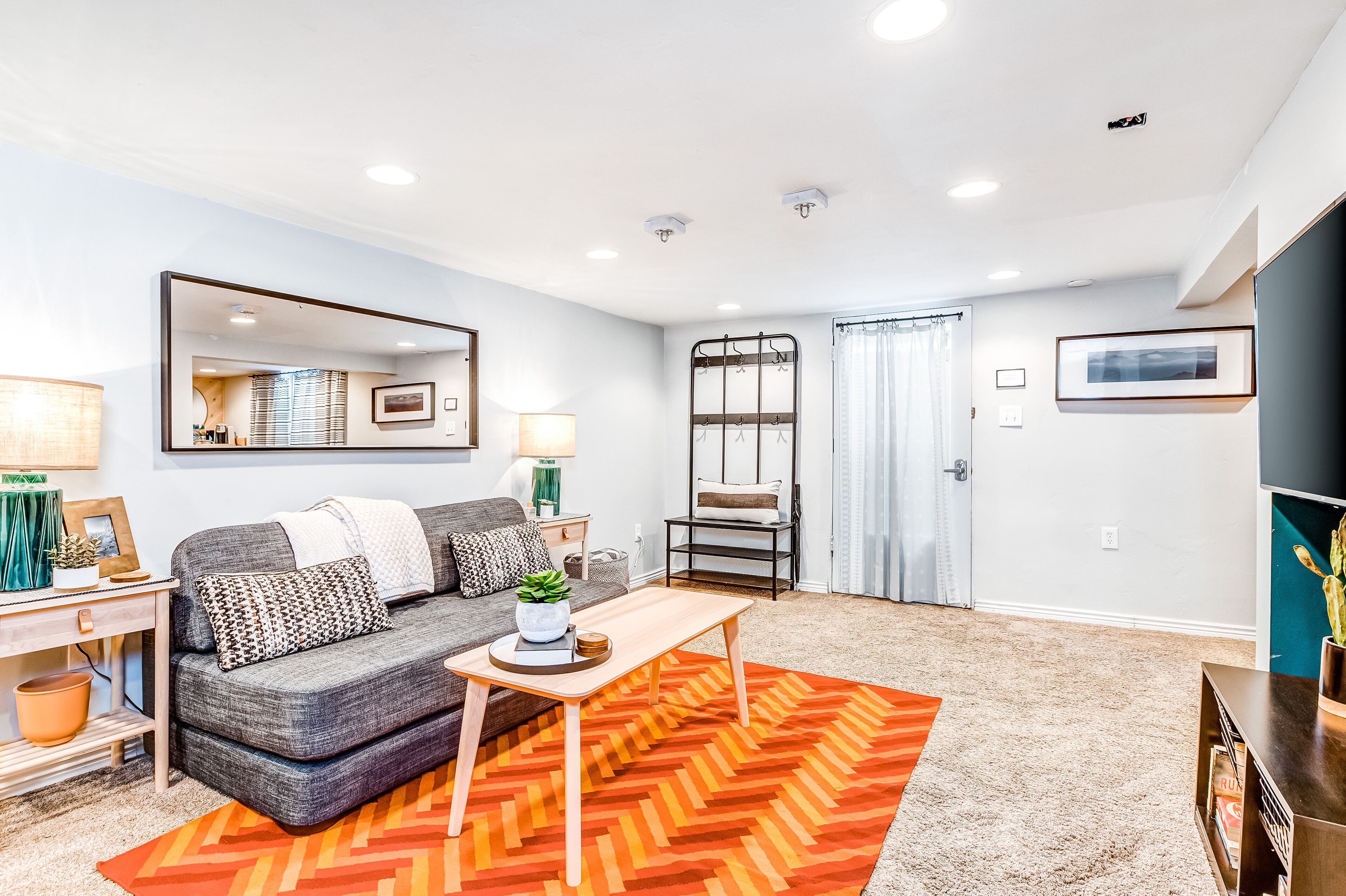 Newly Renovated Vacation Home w/Shared Hot Tub/Central AC/Private W/D