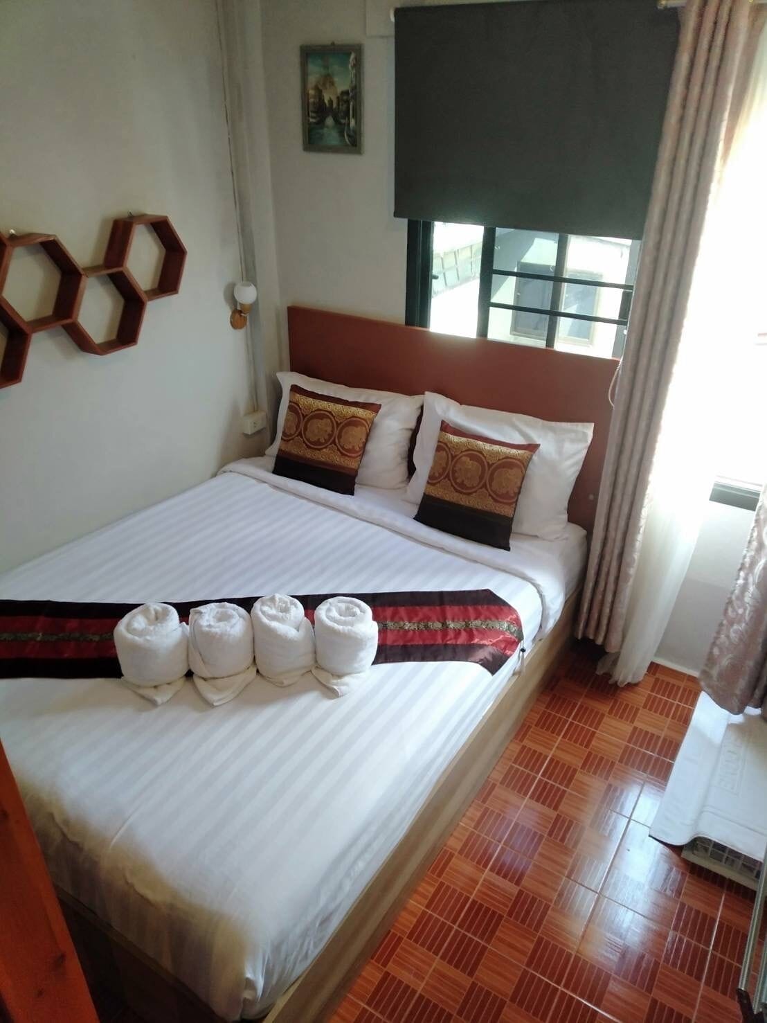 Premium bedding, individually decorated, desk, laptop workspace