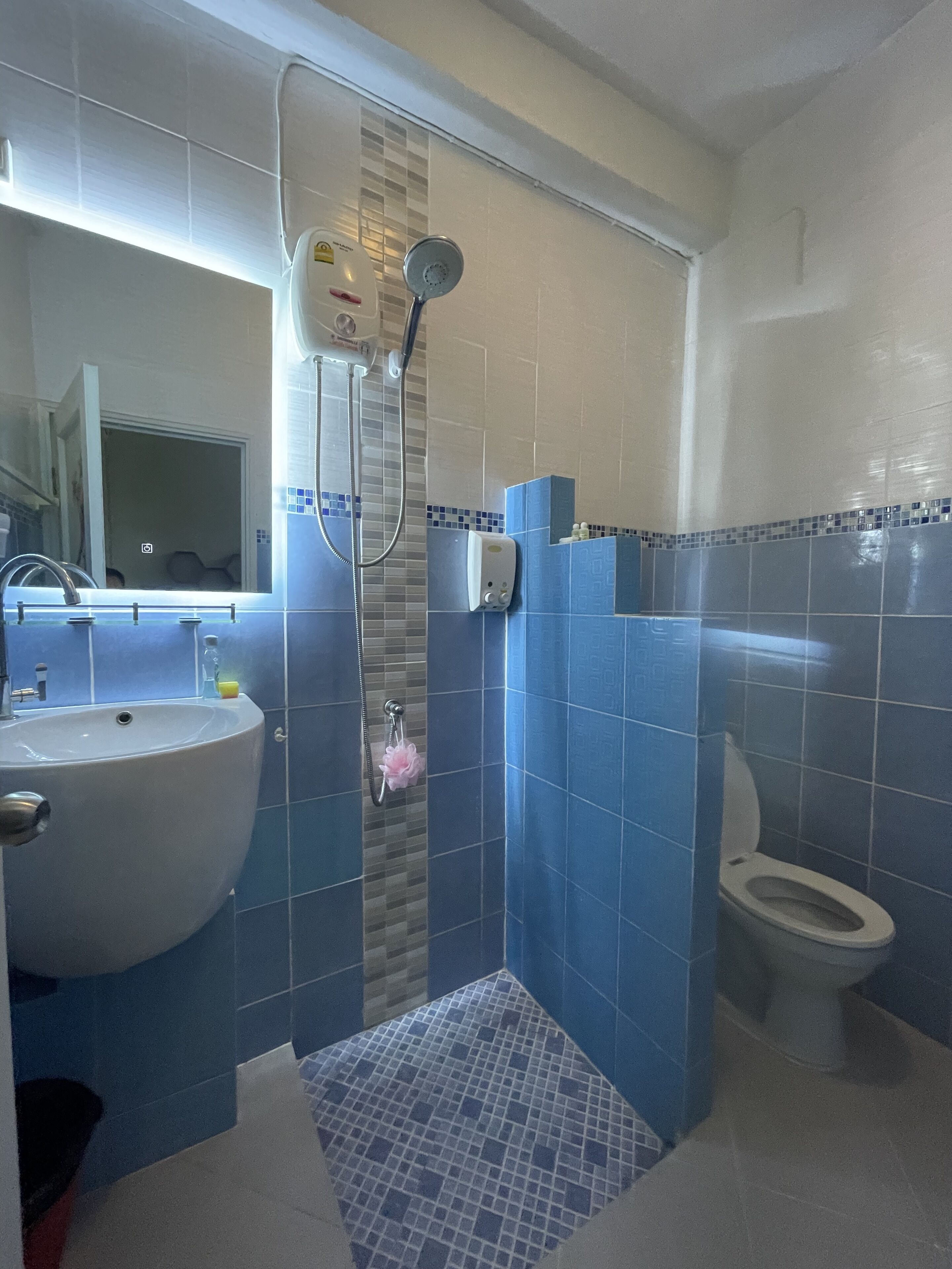 Photo - Acozyposhtel