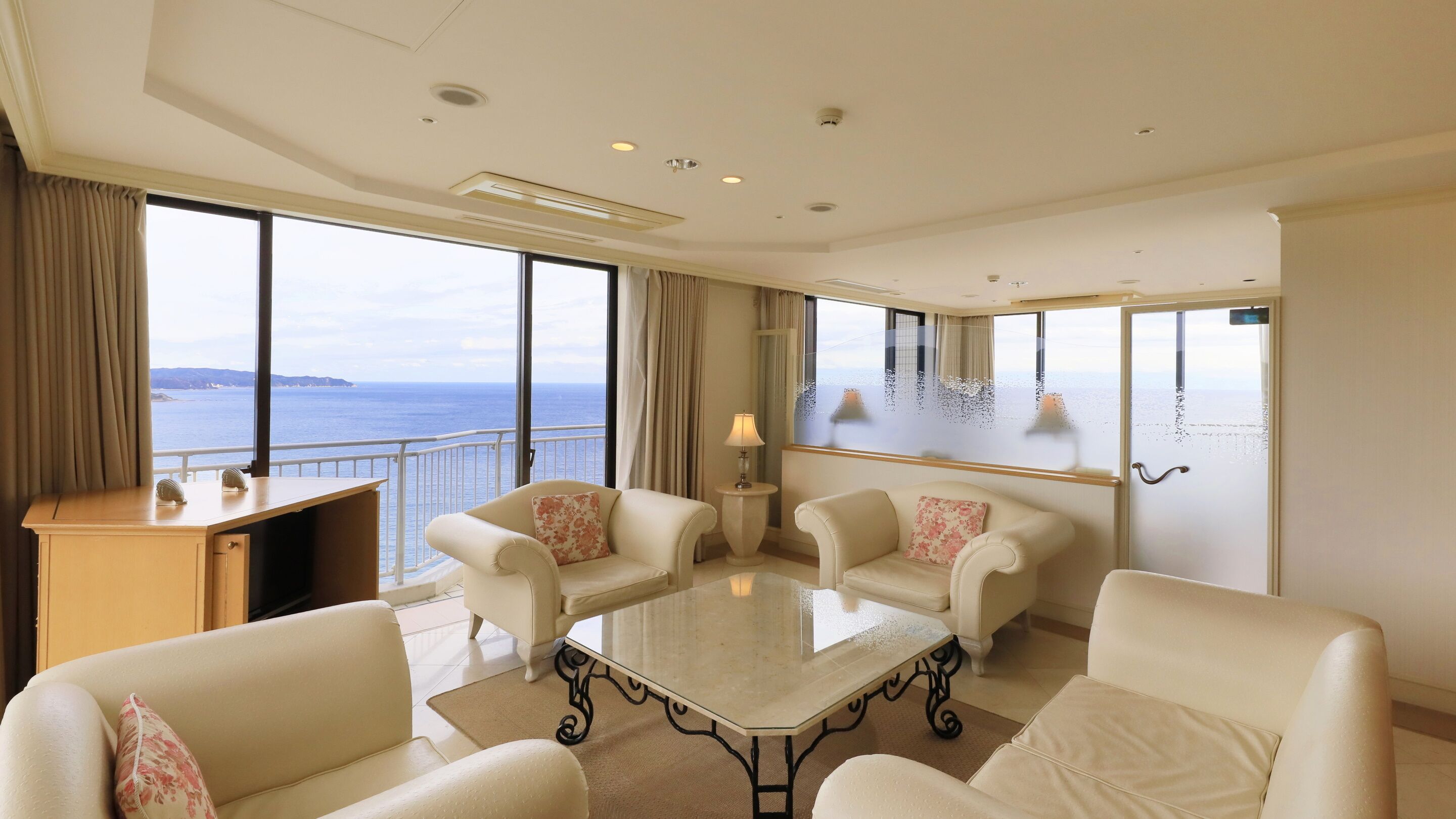 In-room safe, individually decorated, individually furnished, desk