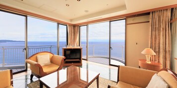 In-room safe, individually decorated, individually furnished, desk