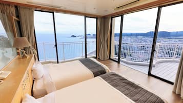 In-room safe, individually decorated, individually furnished, desk