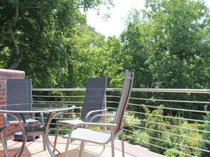 Unclassified image, 2 of 18, button