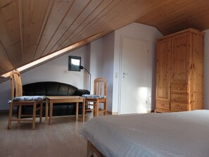 2 Schlafzimmer, Reisekinderbett, WLAN