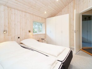 5 bedrooms - 10 Person Holiday Home in Rodby (Rodby)