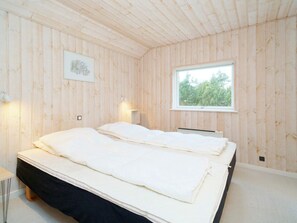 House | 5 bedrooms - 10 Person Holiday Home in Rodby (Rodby)