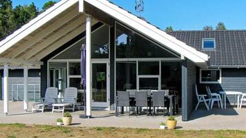 House | Outdoor dining
