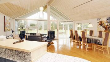House | Dining