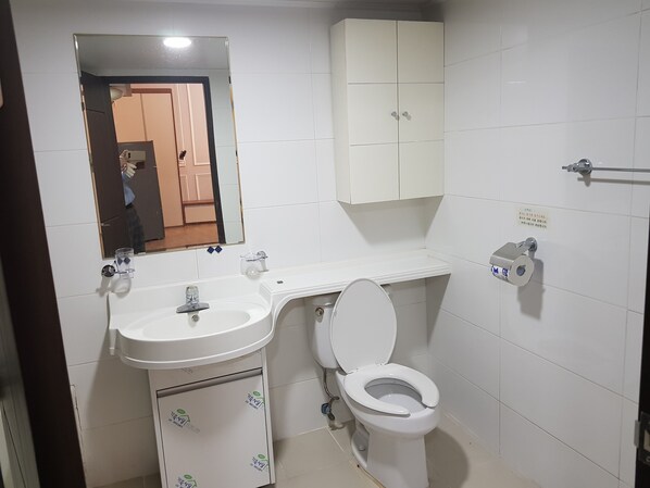 Bathroom - Haegeumgang Voyage Pension (Geoje)