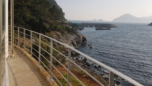 Balcony - Haegeumgang Voyage Pension (Geoje)