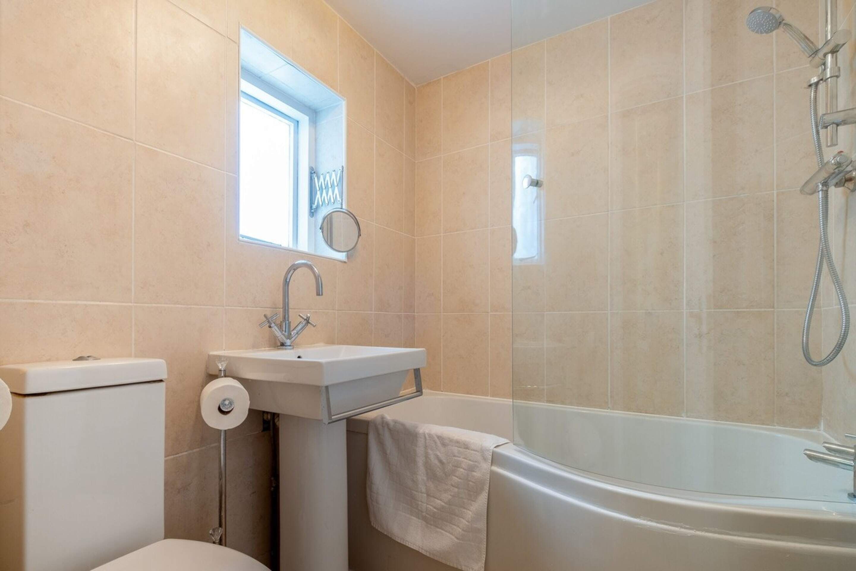 Bright City Centre Flat With Sea 2 Mins Away