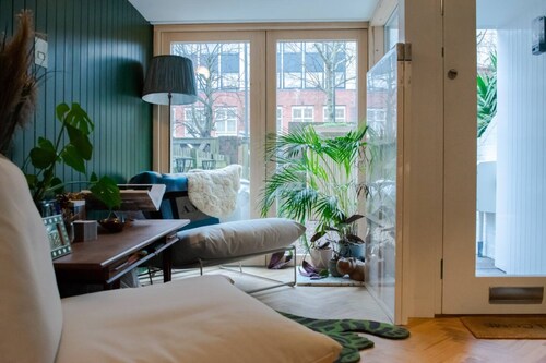 Stunning Canal Side 3 Bedroom House in East London