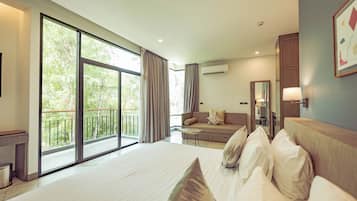 خزنة داخل الغرفة ومكتب وواي فاي مجانًا