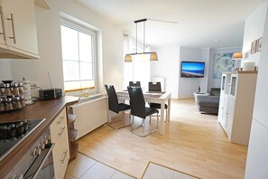 Kylskåp, ugn och diskmaskin