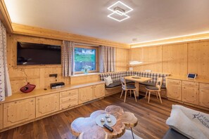 Dining - LECHTAL LODGE - VIKTORIA LODGES (Bach)