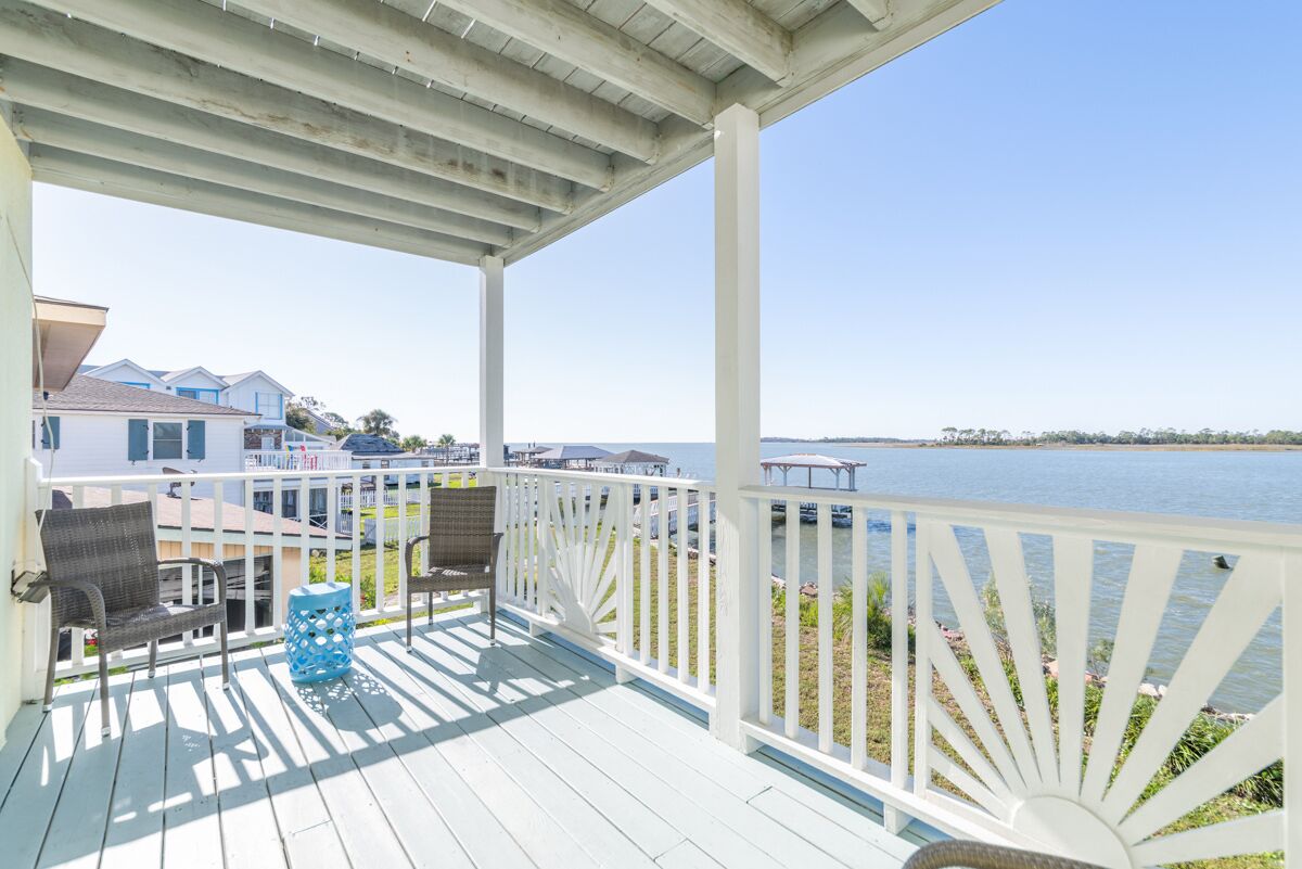 Tranquil Townhome on the South End; Wifi and spectacular sunset views