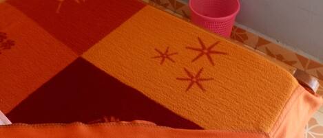 Enkeltrom | Skrivebord, wi-fi (inkludert) og sengetøy