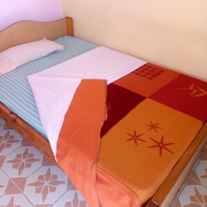 Enkeltrom | Skrivebord, wi-fi (inkludert) og sengetøy