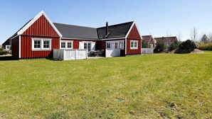 Exterior - Spacious Holiday Home With Sauna in Vejby (Vejby)