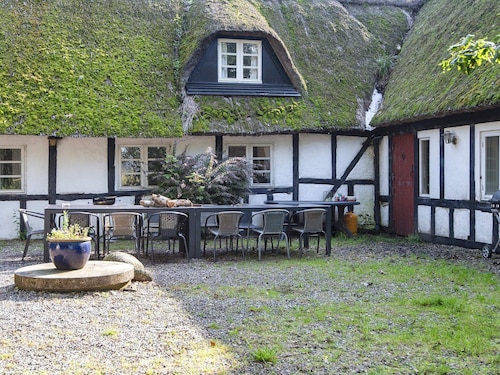 15 Person Holiday Home in Hundslund-by Traum