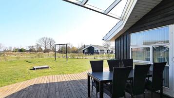 House | Outdoor dining