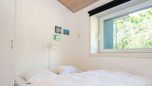 4 bedrooms, cribs/infant beds - Luxurious Holiday Home in Oksbøl With Sauna (Oksbol)