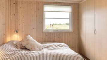 9 bedrooms, individually furnished, cots/infant beds